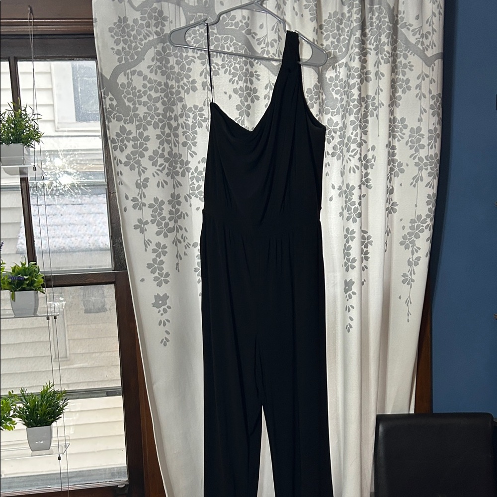 Elegant Black One-Shoulder Jumpsuit